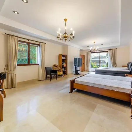 Appartement Stunning Luxury In Excellent Condition Marbellac