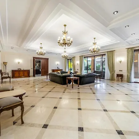 Appartement Stunning Luxury In Excellent Condition *