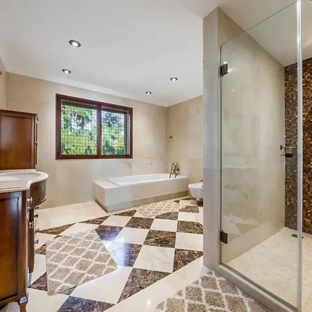 Stunning Luxury In Excellent Condition Appartement *